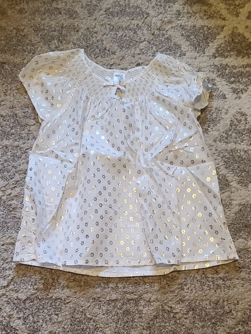 10 for $25 - OshKosh B'gosh Girls 5 White Short Sleeve Shirt with Silver Flowers